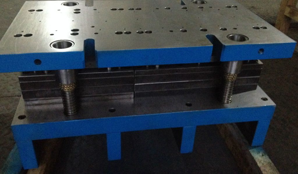 Automotive stainless steel continuous mold