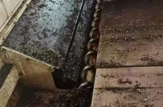 Photolithography and Etching in Stainless Steel Micromachining